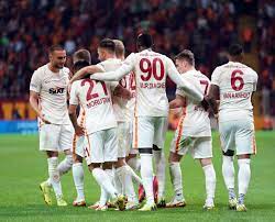 Göztepe'yi yenen Galatasaray, galibiyet hasretine son verdi