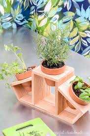 15 Minute Countertop Plant Stand
