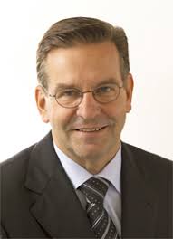 Claus Verfürth rückt in den Vorstand der Apobank auf