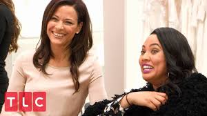Cami lee is back with her over the top mom who will stop. Ayesha Curry Isn T Impressed With This Dress Say Yes To The Dress Youtube