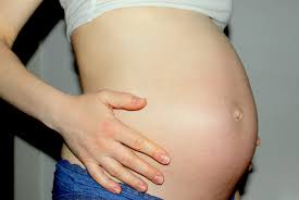 Ob eine frau während der schwangerschaft dehnungsstreifen. Was Tun Gegen Schwangerschaftsstreifen Tipps Methoden