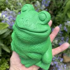 Frog Statue Outdoor Garden Decor