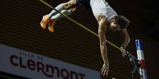 world pole vault record of 6 22 meters