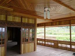 Rumah panggung yang terbuat dari kayu tidak harus memiliki pondasi yang tinggi di lantai pertamanya. Desain Gelagar Rumah Panggung Kayu Cek Bahan Bangunan