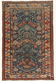evaluating antique oriental carpets