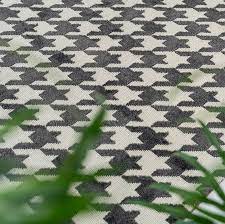 houndstooth rug clic pattern white
