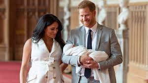 Prince harry and meghan markle. Baby Archie And Prince Harry Cuddle In New Photo Bbc News