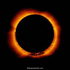 En solformørkelse opstår, når månen i sin bane rundt om jorden er i fasen nymåne og samtidig befinder sig direkte mellem jorden og solen. Den Forste Solformorkelse I 2021 Viser En Ildring Pa Himlen