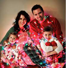 12 funny family holiday photo ideas