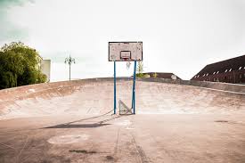 deserted basketball court 4k wallpaper