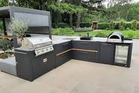 Outdoor Kitchens With Pizza Ovens
