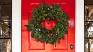 how to hang a wreath from a door