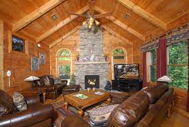 Hearthside cabins offers pet friendly cabin accommodations so you can bring your dog with you on your smoky mountain vacation. Above Gatlinburg Place To Stay On Vacation 4 Bedroom 4 Full Bathroom Gatlinburg Tennessee 133886 Find Rentals