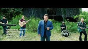 An american country music band that a scored a string of hits in the late 1980s and early 1990s. Shenandoah Feat Michael Ray That S Where I Grew Up Official Music Video Youtube