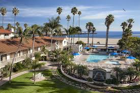 The holiday inn express is located in the heart of downtown santa barbara, less than a block from bustling state street, lined with shops, restaurants, and bars. Hotel Harbor View Inn Santa Barbara Trivago Com