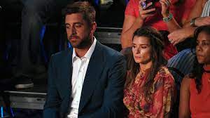 Shailene woodley got to know aaron rodgers real fast in the early days of their relationship, as the actress revealed she moved in with the quarterback shailene woodley opened up about her whirlwind romance with green bay packers quarterback aaron rodgers. Verlobt Mit Aaron Rodgers Das Ist Shailene Woodley