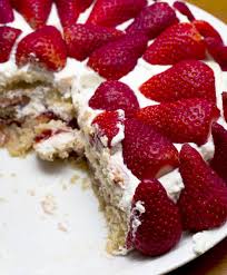 Яблочный пирог — strawberry shortcake pie recipe. Man Picking Piece Strawberry Shortcake Stokovaya Fotografiya C Kuassar Ckachat Kartinku 215049808