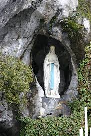 Du 3 au 11 février 2019 : Neuvaine à Notre-Dame de Lourdes Images?q=tbn:ANd9GcTo7y-reNNwpirM3Fp6BWbJczI6TfwAC9b2iV_aQmvAxX2mik6idQ