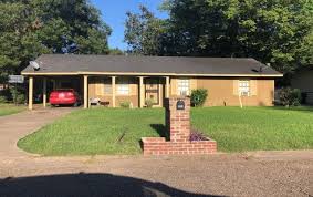 1128 groome st greenville ms 38703