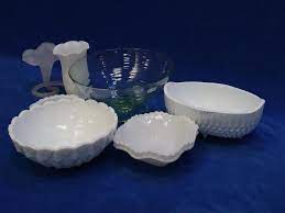 At Auction Lot Of Milk Glass Pus A