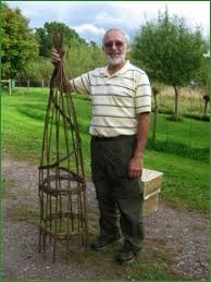 Creating Living Willow Structures With