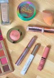 25 makeup must haves kindly