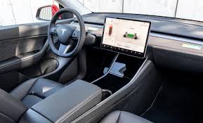 Tesla unveiled it in march 2019, started production at its fremont plant in january 2020 and started deliveries on. Tesla Model Y Ein E Auto Zum Spass Haben Autogazette De