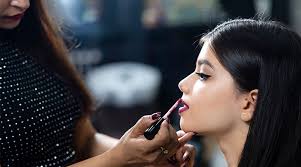 career as beautician how to become