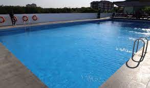 Saat ini sudah banyak tempat yang menyediakan fasilitas kolam renang yang sangat nyaman untuk bersantai. Risma Bikin Kolam Renang Gratis Di Jambangan Suara Surabaya