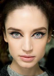 how to rock under eye makeup styles