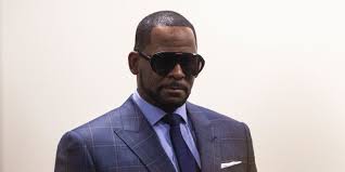 Kelly manager threatened shooting of nyc theater to stop r. Keine Vorzeitige Entlassung Fur R Kelly 105 5 Spreeradio