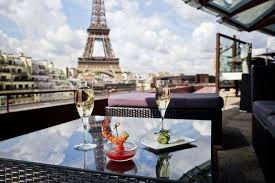 luxurious restaurants near eiffel tower