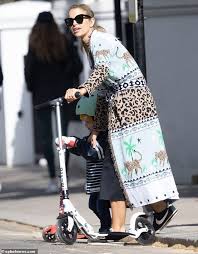 The latest tweets from @voguewilliams Vogue Williams And Spencer Matthews Look Happy When They Ride A Scooter With Their Son Theodore Two