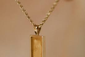 how to clean tarnished gold jewelry and