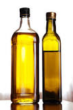 Should olive oil be in glass bottles?