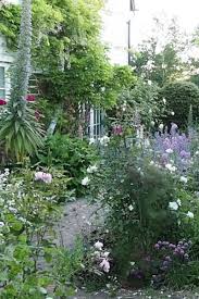 What Is Cottage Garden Style And How