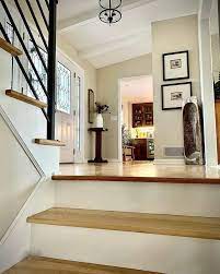 30 Exquisite Stairwell Décor Ideas To