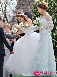 Sandara park and jiyong kwon's (gdragon) wedding is only a fanmade video. Korean Beauty Salon Dubai Digital Perm Salon S E S S Bada S Wedding Guests Korean Star