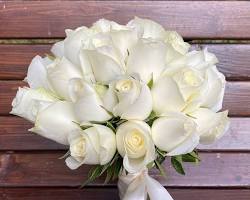 Изображение: Классический букет из белых роз