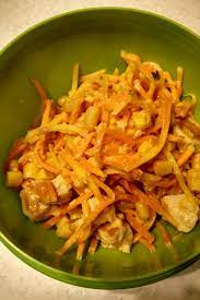 Салат из курицы с корейской морковью и кукурузой рецепт – Авторская кухня:  Салаты. «Еда»