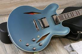 1440 x 582 jpeg 240 кб. Rare 1st Run Gibson Dave Grohl Dg 335 2008 Pelham Blue With Signed Coa And Ohsc Es335 Lovies Guitars