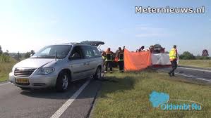 Hulpdiensten zijn massaal naar de plek van het ongeluk gekomen. 39 Jarige Chauffeur Gewond Na Dodelijk Ongeval N34 Bij Borger Oldambtnu Nl