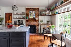 Bring the vibrant cafe culture to your own home with delicatessen graphics, utility cookware and no fuss linens. Kitchen Of The Week Eclectic French Bistro Inspired Style
