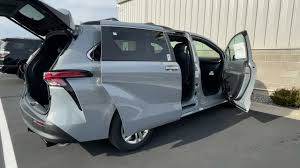 2022 toyota sienna interior length