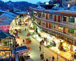 Tourists are enjoying hot coffee and tea while walking on the mall and at shopping mall road and ayubia etc are packed with tourists. Top 10 Places To Visit In Murree