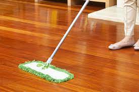 how to mop laminate floors