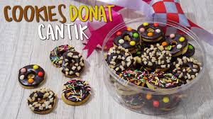 Tentu kamu udah tau kan bagaimana kelezatan kacang mete? Resep Membuat Cookies Donat Cantik Kue Lebaran 2021 Youtube