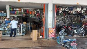 pedagang spare part sepeda motor di