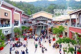 Ah, the grand genting highlands premium outlets, home to international luxury brands and accessories that cater to the rich and famous, as well as those who aspire to be some day. Genting Highlands Premium Outlets Review Is It Worth Visiting Eatandtravelwithus
