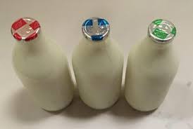 1pt Glass Organic Bottle Semi Skimmed Milk